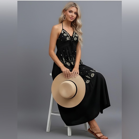 Boho Floral Embroidered Halter Dress - Picture 3 of 8